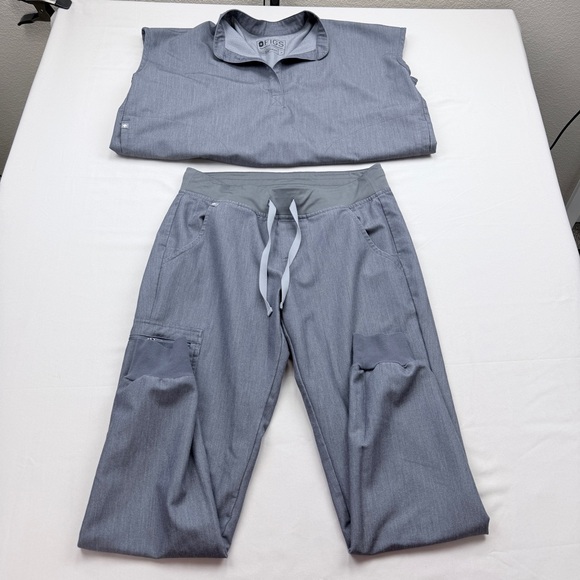 Figs Women's Graphite jogger Scrub Pants & Rafaela oversized top -2pc set - Picture 2 of 16